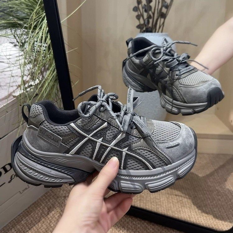 Dámske retro tenisky s hrubou podrážkou, zvyšujúce výšku, priedušné, vrchnák: umelá koža + textil, predné šnurovanie, 3-5 cm výška päty