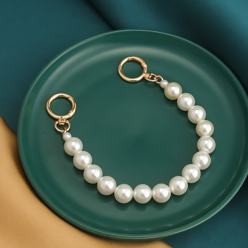 Taška popruh s perlovým reťazom a ozdobným reťazom | Značka: Weiqi; Materiál: ABS; Číslo artiklu: 220409; Uvedenie: Leto 2024; Štýl: Mestský minimalistický