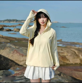 Външна ветровка с качулка — дишаща, бързосъхнеща, UPF50+, найлонова материя