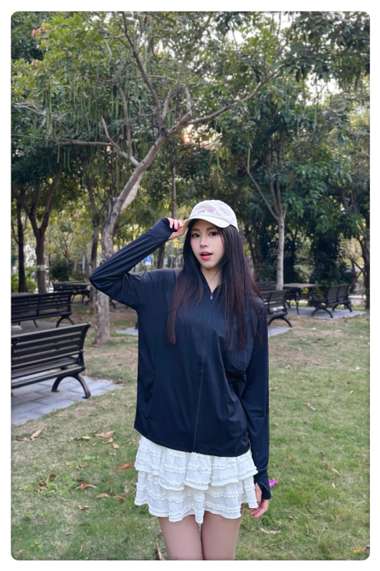 Външна ветровка с качулка — дишаща, бързосъхнеща, UPF50+, найлонова материя