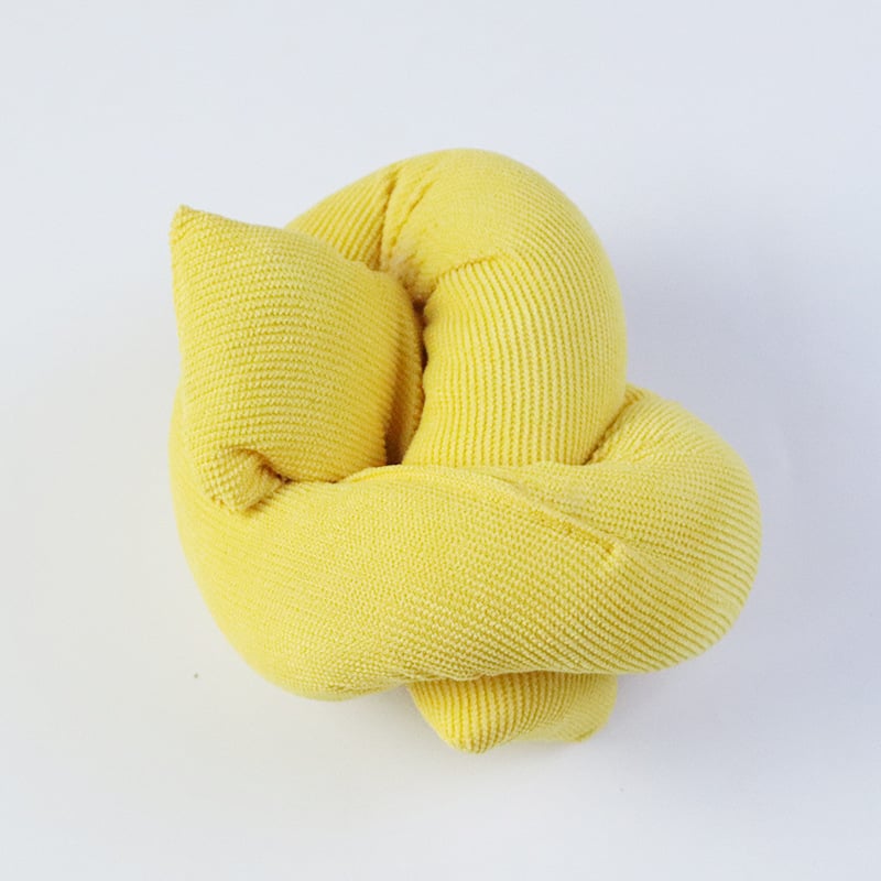 Μαξιλάρι κατοικίδιων σε σχήμα U από βελούδο για σκύλους – μαλακό, ελαστικό, άνετο για βαθύ ύπνο