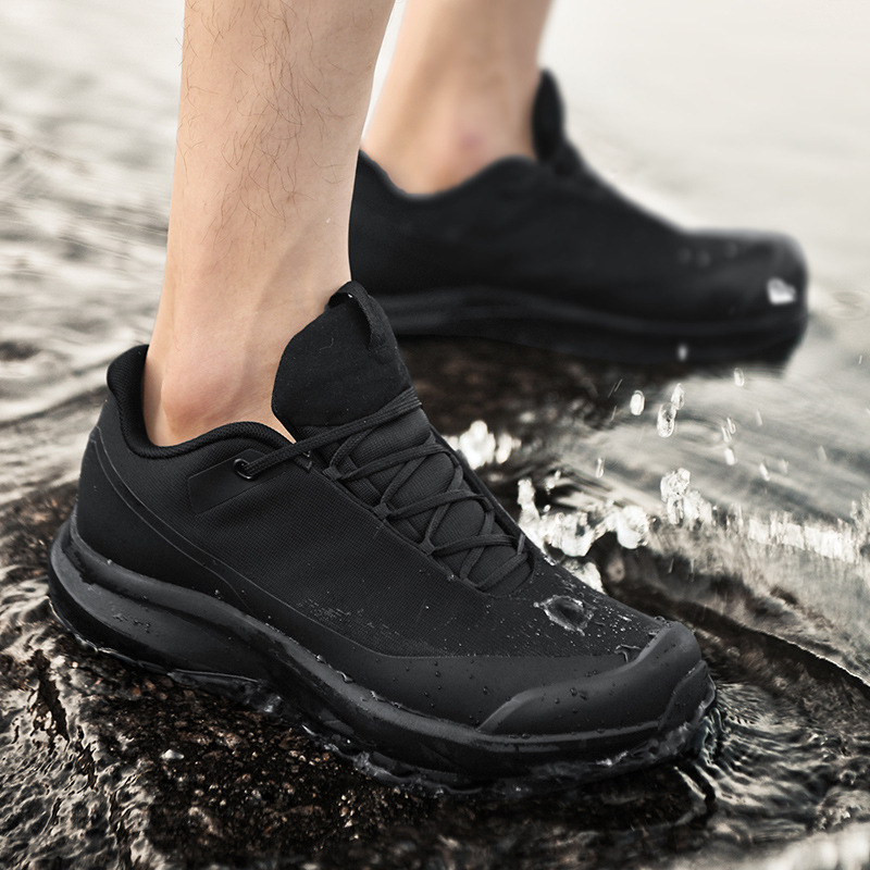 Unisex bežecká obuv do všetkých terénov, nepremokavá a ľahká, vrchná časť z denimu, sieťovaná podšívka, protišmyková podrážka, zapínanie elastickou páskou