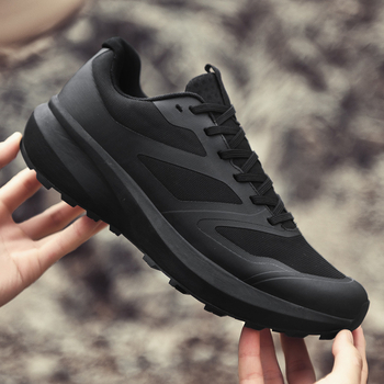 Pánske turistické topánky s priedušnou hornou PU+sieťovinou, stredne vysoký golier, viazanie, PU stielka, lepená podrážka