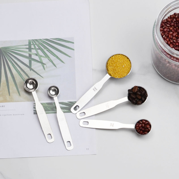 Baisheng 5-dielna sada odmerných lyžíc z nehrdzavejúcej ocele na kávu, mliečny prášok, korenie a pečenie