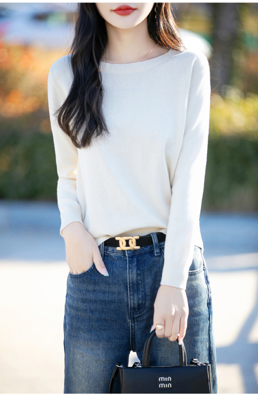 Памучен пуловер с V-образно деколте, дълги ръкави, едноцветен, регулярна кройка