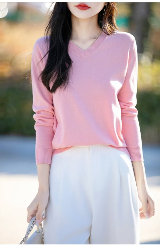 Памучен пуловер с V-образно деколте, дълги ръкави, едноцветен, регулярна кройка