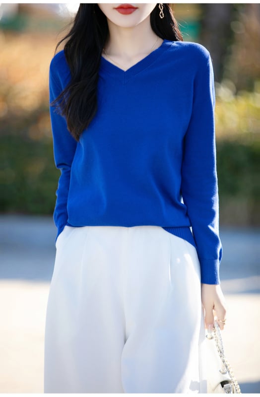 Памучен пуловер с V-образно деколте, дълги ръкави, едноцветен, регулярна кройка