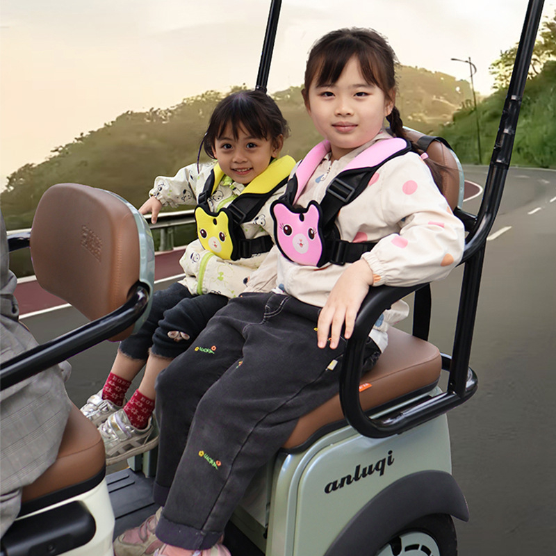 Bezpečnostný pás na zadné sedadlo pre dieťa na trojkolesovom bicykli, motocykli alebo elektrickom vozidle | Materiál: plast – oceľ / napodobenina nylonu | Vhodné pre vek 1,5–12 rokov | Pôvod: Guangzhou