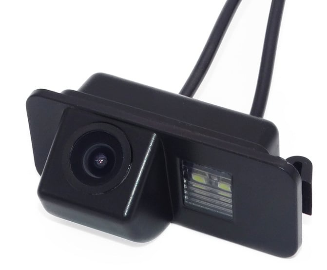 Integrovaná kamera pre spätné videnie do vozidla, model YSJ-0163; rozlíšenie 928×520; nastaviteľný uhol 90–170°; napájanie 12V; video signál N/P systému