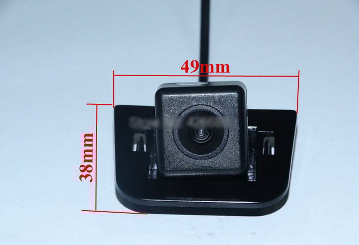 Integrovaná kamera pre spätné videnie do vozidla, model YSJ-0163; rozlíšenie 928×520; nastaviteľný uhol 90–170°; napájanie 12V; video signál N/P systému