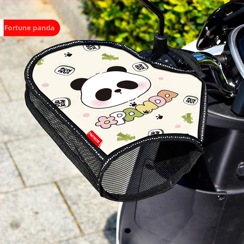 Povlak na riadidlá pre elektrické skútre a motocykle – hliníková izolačná vrstva; vodeodolný, priedušný, tepelnoizolačný; prispôsobiteľný.