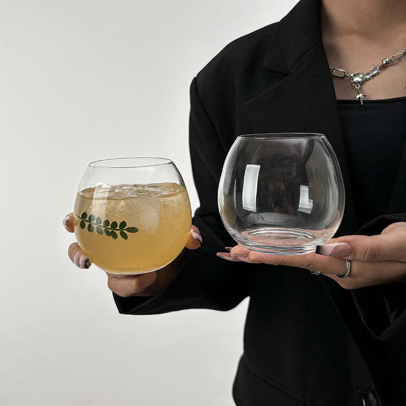 Σφαιρικό γυάλινο ποτήρι – μοντέρνος μινιμαλιστικός σχεδιασμός, στρογγυλό σχήμα, χωρίς λαβή, μονοστρωματικό, γυαλί βοριοσιλικό