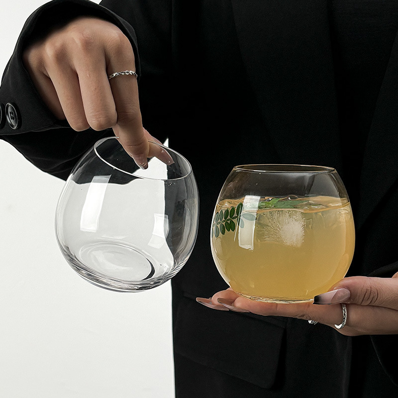 Σφαιρικό γυάλινο ποτήρι – μοντέρνος μινιμαλιστικός σχεδιασμός, στρογγυλό σχήμα, χωρίς λαβή, μονοστρωματικό, γυαλί βοριοσιλικό