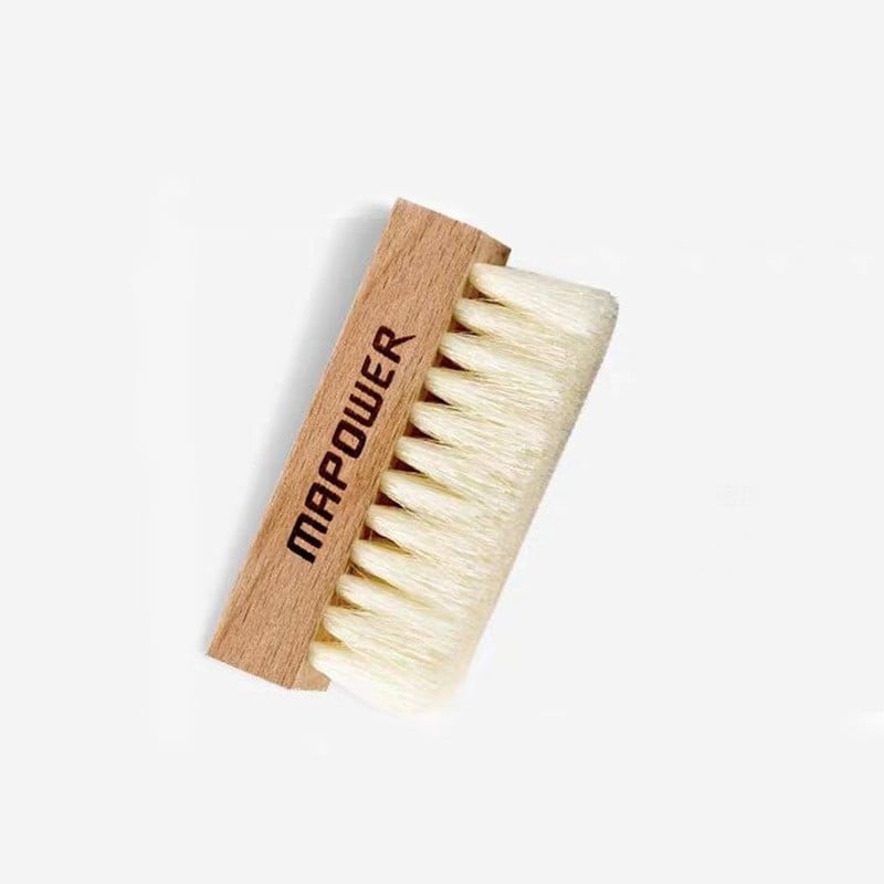 Kefa na topánky – vodotesná sada na čistenie sneakerov od Shoe Slave