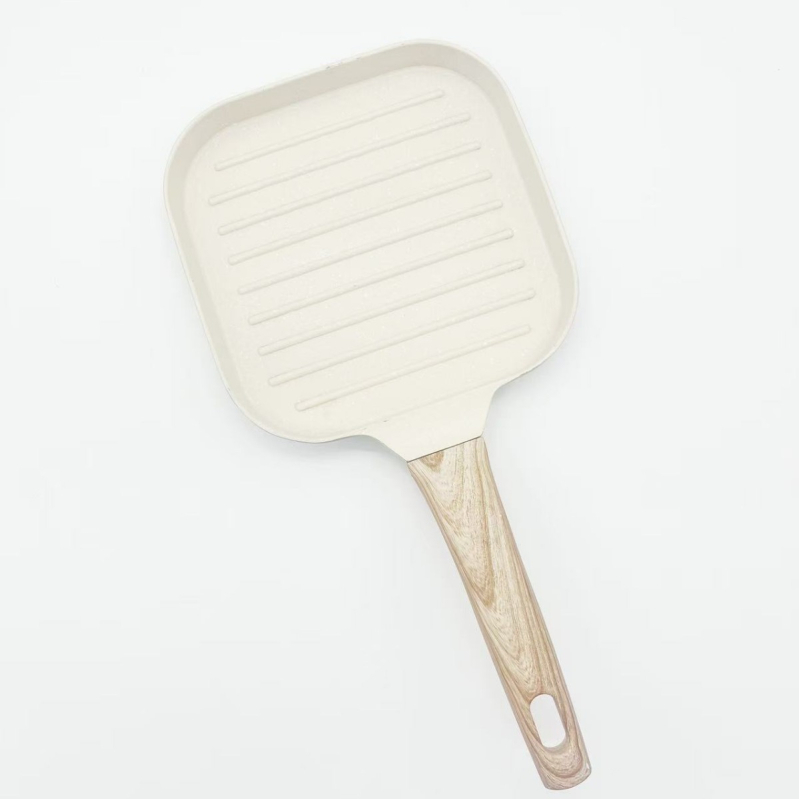 Panvica na vajíčka a hamburgery so štyrmi dierkami – hliníková zliatina, nelepivý povrch, dizajn so štyrmi dierkami, hmotnosť 0,48 kg, kompatibilný s plynovým sporákom