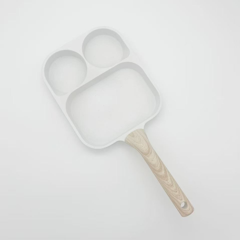 Panvica na vajíčka a hamburgery so štyrmi dierkami – hliníková zliatina, nelepivý povrch, dizajn so štyrmi dierkami, hmotnosť 0,48 kg, kompatibilný s plynovým sporákom