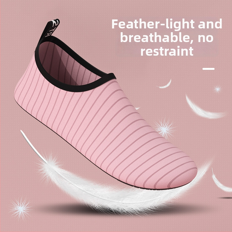 Vidaus fitneso bateliai – minkšta padas, lengvi, neslidūs, dryžuotas dizainas, tinka šokiui ir namų treniruotėms (Padas: natūralus kaučukas; Viršus: medvilnė; Vidinis: medvilnė; čiurnos aukštis: žemas)