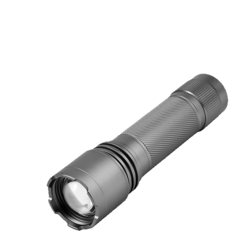 LED baterijska svjetiljka s tijelom od aluminijske legure, napajanje 3x AAA, domet 100–200 m, trajanje baterije 18 sati