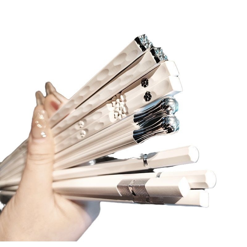 Ξυλάκια φαγητού από κράμα – αντιολισθητικά, ανθεκτικά σε υψηλές θερμοκρασίες, σετ 5 ζευγάρια, για ατομικό γεύμα, ελαφρύς πολυτελής ρετρό βορειοευρωπαϊκό στυλ