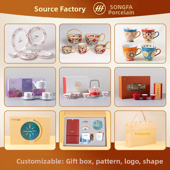 Porcelánový hrnček s kvetinovým vzorom, vidiecky štýl, vhodný do mikrovlnky, odolný voči vysokým teplotám.