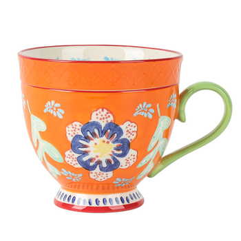 Porcelánový hrnček s kvetinovým vzorom, vidiecky štýl, vhodný do mikrovlnky, odolný voči vysokým teplotám.