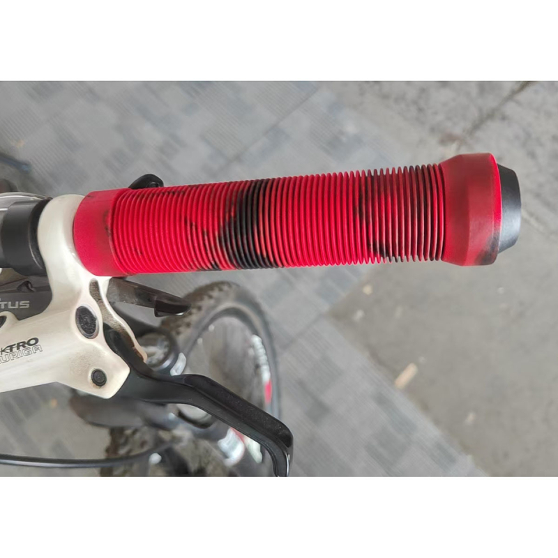 Двойка гумирани ръкохватки за планински велосипед — антихлъзгави, ударопоглъщащи, материал гума