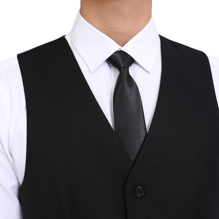 Pánska vesta z bavlneného zmesi, štíhly strih, bez goliera, jednoradové zapínanie, vhodná na svadbu