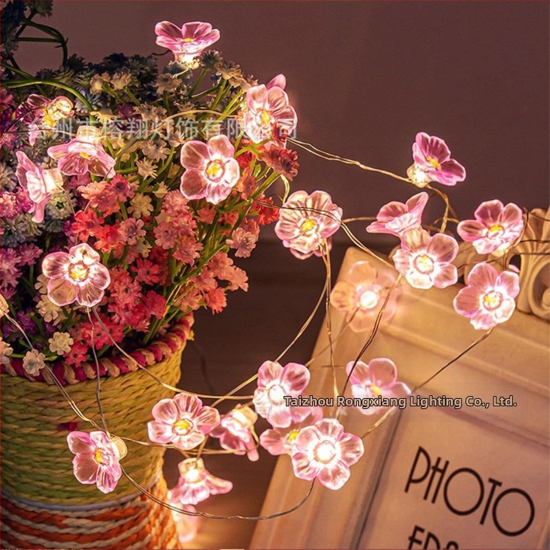 LED svetelný reťaz s medeným drôtom, kvety pre vonkajšie použitie — čerešňa a broskyňa, 5V batériové napájanie, ručný vypínač, prispôsobiteľný