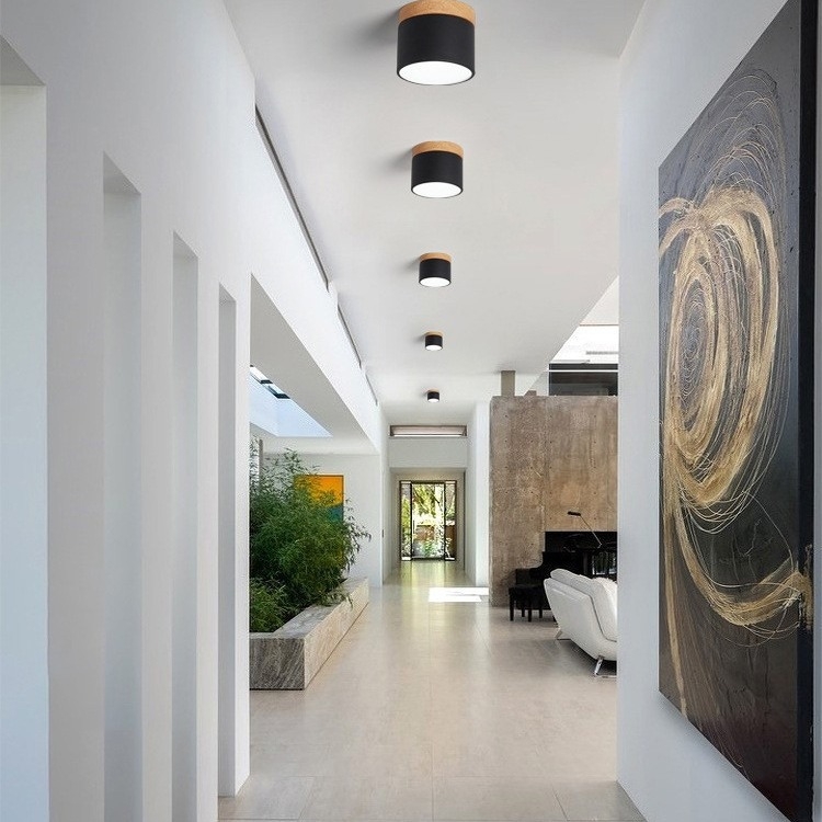 Valcové LED svetlo, 220V, CRI ≥90, životnosť 30 000 h, povrchová montáž