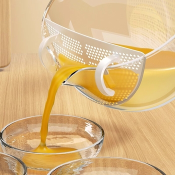 Plastová odmerka s filtrujúcou sieťkou a stupnicou – potravinárska kvalita, vhodná na vajcia a tekutiny