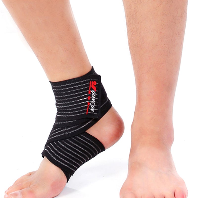 Kotníková ochrana – Strong; materiály: nylon, guma, polyester; vhodné pre všetky športy; chráni členok