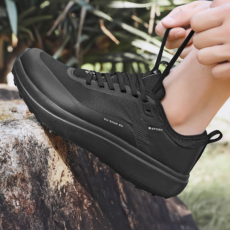 Pánske turistické topánky - horný Mesh+TPU, podrážka MD+Rubber, stielka EVA, šnúrkové zapínanie, stredná výška päty 3-5 cm