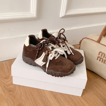 Dámske tenisky na šnúrky, 8 cm vnútorné zvýšenie výšky, hrubá gumová podrážka, vrchná časť z hovädzej kože, okrúhla špička, tlmenie nárazov