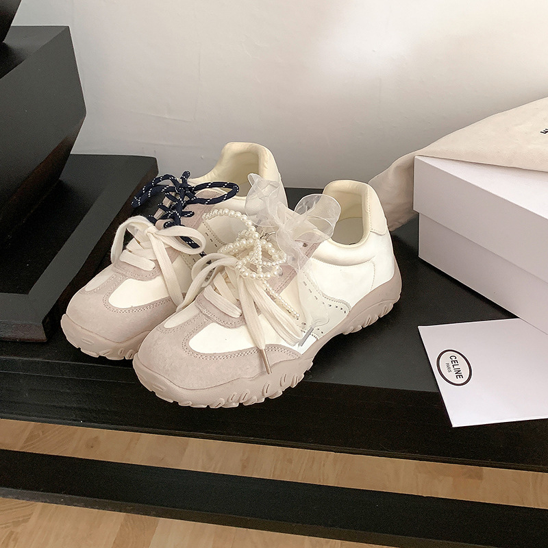 Dámske tenisky na šnúrky, 8 cm vnútorné zvýšenie výšky, hrubá gumová podrážka, vrchná časť z hovädzej kože, okrúhla špička, tlmenie nárazov