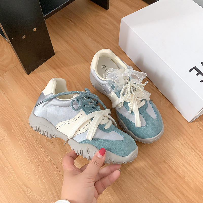 Dámske tenisky na šnúrky, 8 cm vnútorné zvýšenie výšky, hrubá gumová podrážka, vrchná časť z hovädzej kože, okrúhla špička, tlmenie nárazov