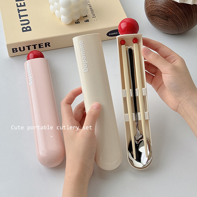 Σετ μαχαιροπίρουνα από ανοξείδωτο χάλυβα 304, με φινίρισμα καθρέφτη, περιλαμβάνει μαχαίρι, πιρούνι, κουτάλι και ξυλάκια, με φορητό κουτί αποθήκευσης, μοντέρνο απλό στυλ