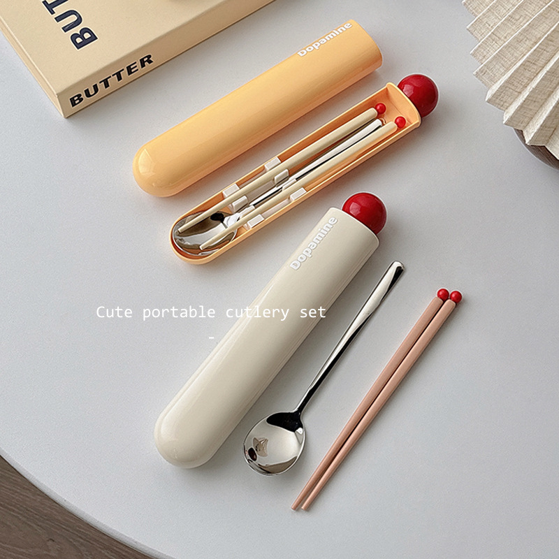 Σετ μαχαιροπίρουνα από ανοξείδωτο χάλυβα 304, με φινίρισμα καθρέφτη, περιλαμβάνει μαχαίρι, πιρούνι, κουτάλι και ξυλάκια, με φορητό κουτί αποθήκευσης, μοντέρνο απλό στυλ