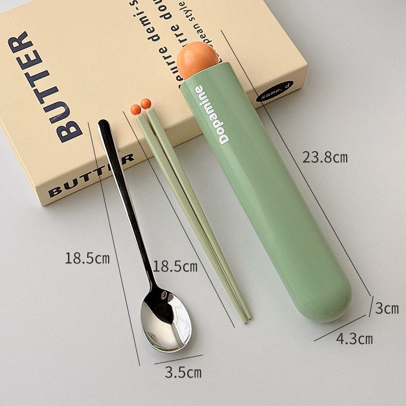 Σετ μαχαιροπίρουνα από ανοξείδωτο χάλυβα 304, με φινίρισμα καθρέφτη, περιλαμβάνει μαχαίρι, πιρούνι, κουτάλι και ξυλάκια, με φορητό κουτί αποθήκευσης, μοντέρνο απλό στυλ