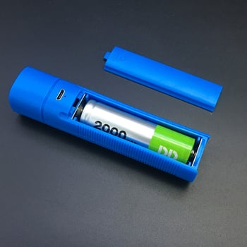Pocket LED flashlight s litijskom baterijom od 2000 mAh, izlaz 2W, LED zraka, punjenje, domet 100–200 m