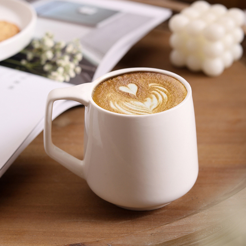 Keraminis kavos puodelių ir padėkliuko rinkinys, latte puodelis, minimalistinis stilius, namų naudojimui