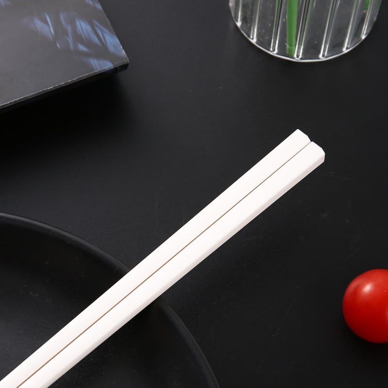 Palice na jedlo z PET materiálu, protišmykové, odolné voči teplu do 180°C, povrch s vodným leštením, balenie 10 párov