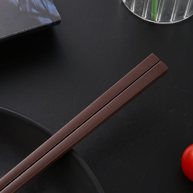 Palice na jedlo z PET materiálu, protišmykové, odolné voči teplu do 180°C, povrch s vodným leštením, balenie 10 párov