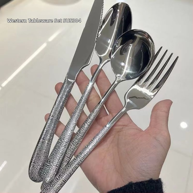 Set z nerezovej ocele 304 s kladivovým vzorom – stolný nôž, nô na steak, vidlička a lyžica; zosilnená verzia, severský štýl, zrkadlový lesk