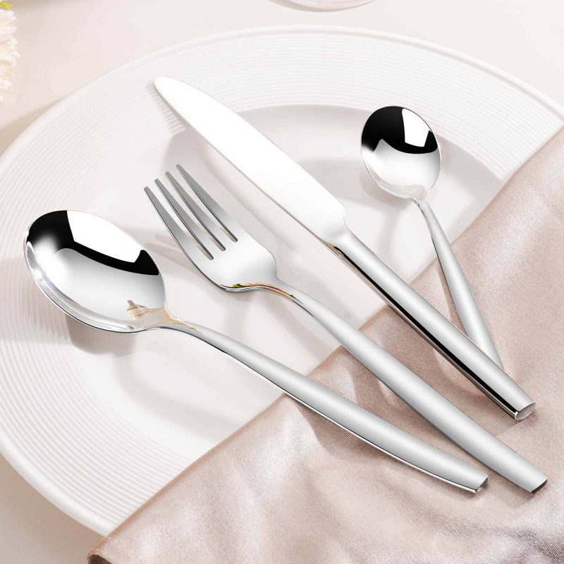 Sada príbora: nôž, vidlica, lyžica; nerezová oceľ 304; štvorhranná rukoväť; zrkadlové leštenie; tlač loga