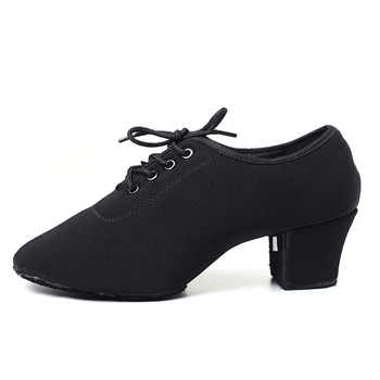 Dámske latinské tanečné topánky – stredný podpätok, gumená podrážka, vrchná časť z látky, pre dospelé tanečníčky