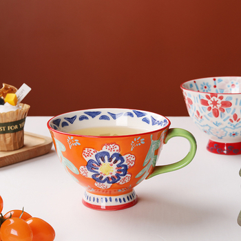 Keramická šálka, guľatý tvar, ľahký luxusný štýl, vzor kvetov, vhodná do mikrovlnky