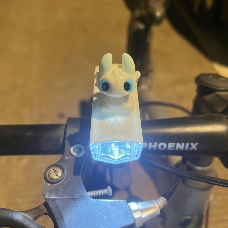 Предна велосипедна светлина за нощно каране — сладък карикатурен дизайн, съвместима с планински пътища (Модел: ltao1025187043; Тип светлина: предна; За: нощно каране; Функция: предупредителна светлина)