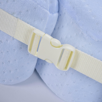 U tvarovaný dojčenský vankúš so výplňou memory cotton, poťah z polyestru, hmotnosť 0.55–1.00 kg