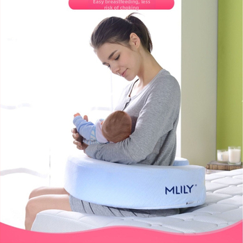 U tvarovaný dojčenský vankúš so výplňou memory cotton, poťah z polyestru, hmotnosť 0.55–1.00 kg