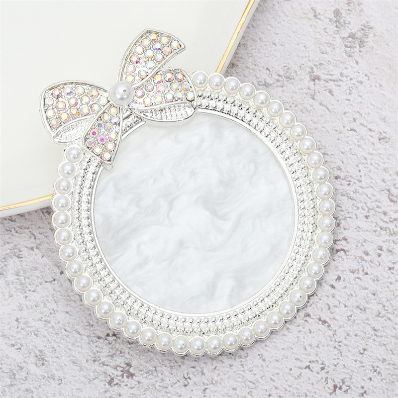 Ploča za prikaz manikure s mašnicom od perli i dijamantnim ukrasima, agatna smola, alati za nokte, 42 g, YUJIA